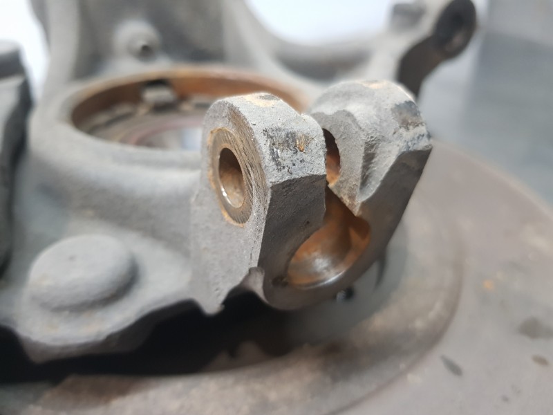 Recambio de mangueta delantera derecha para citroen c4 cactus shine referencia OEM IAM 1607557580  