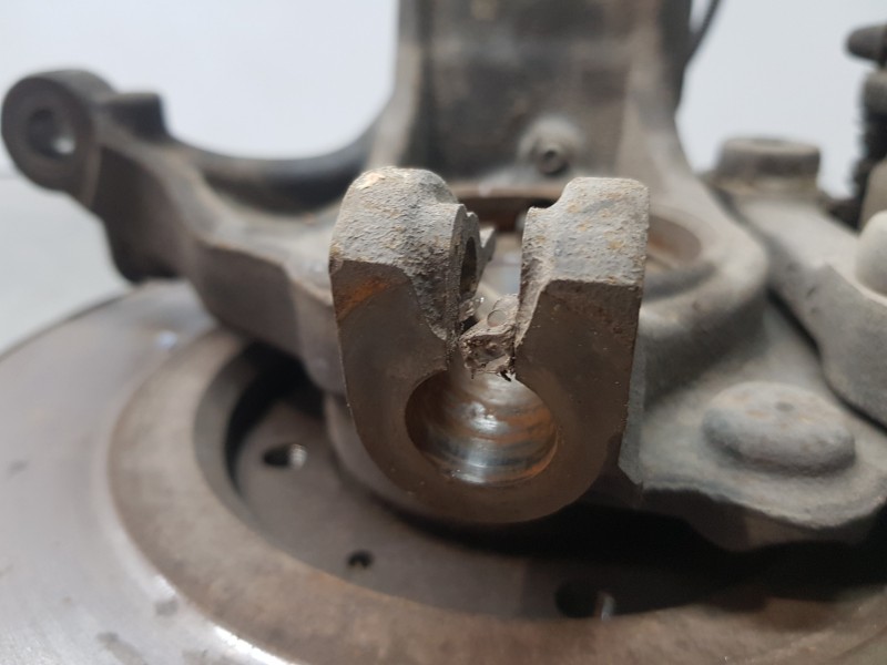 Recambio de mangueta delantera izquierda para citroen c4 cactus shine referencia OEM IAM 1607557480  