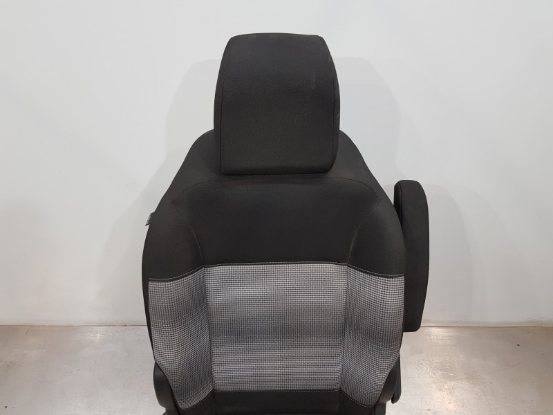 Recambio de asiento delantero derecho para citroen spacetourer autobus referencia OEM IAM 1616753180  