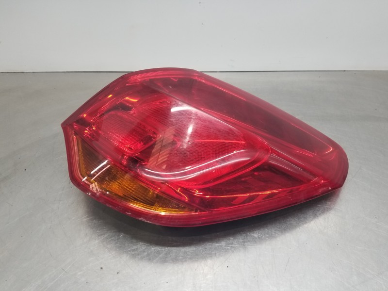 Recambio de piloto trasero derecho para opel astra j lim. selective referencia OEM IAM 13282243  