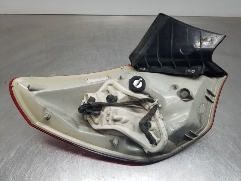 Recambio de piloto trasero derecho para opel astra j lim. selective referencia OEM IAM 13282243  