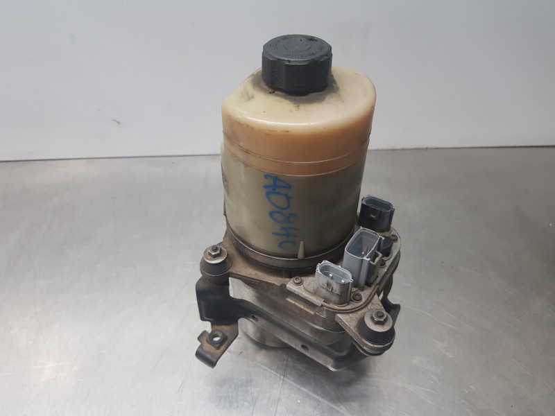 Recambio de bomba direccion para ford focus lim. (cb4) trend referencia OEM IAM 1545071 4M513K514CA 