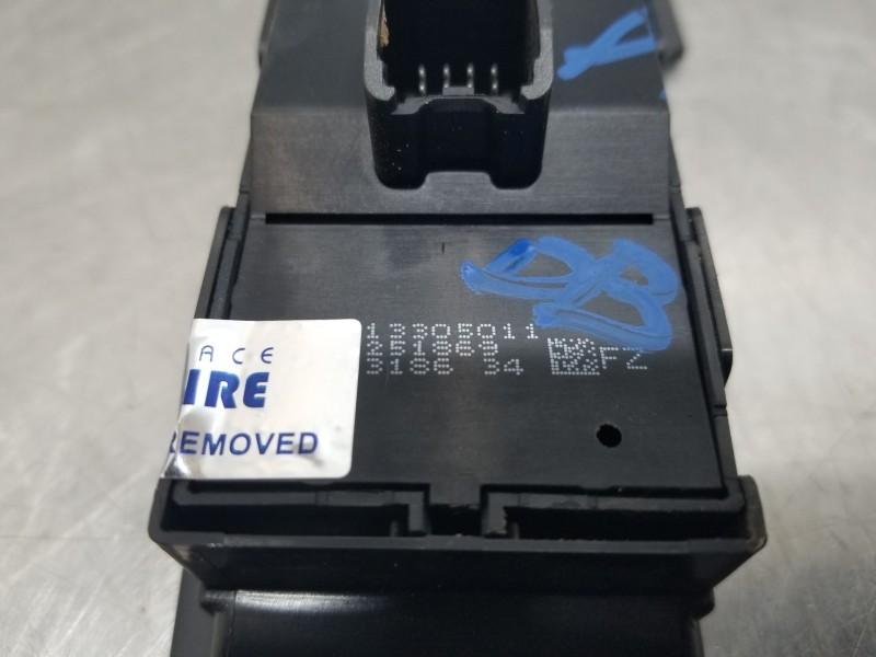 Recambio de mando elevalunas delantero izquierdo para opel astra j lim. selective referencia OEM IAM 13305011  