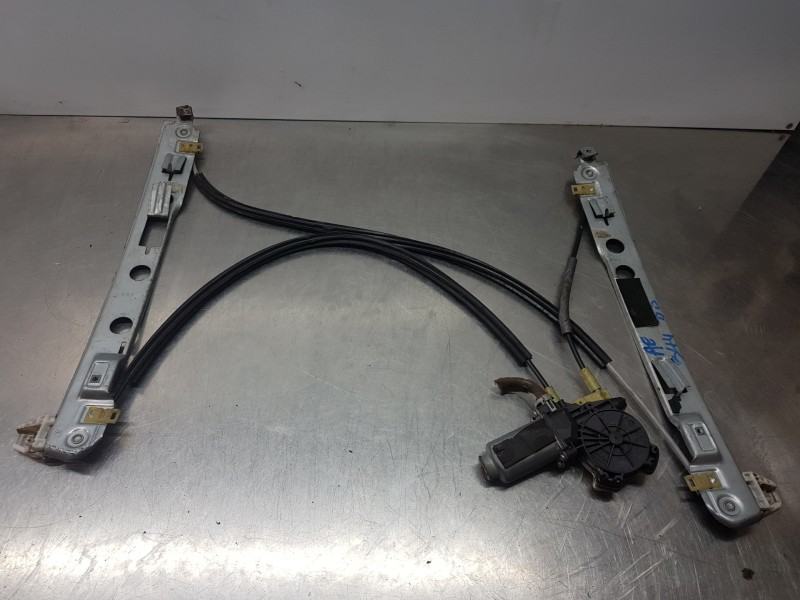 Recambio de elevalunas delantero derecho para renault megane ii berlina 3p emotion referencia OEM IAM 8200076022  