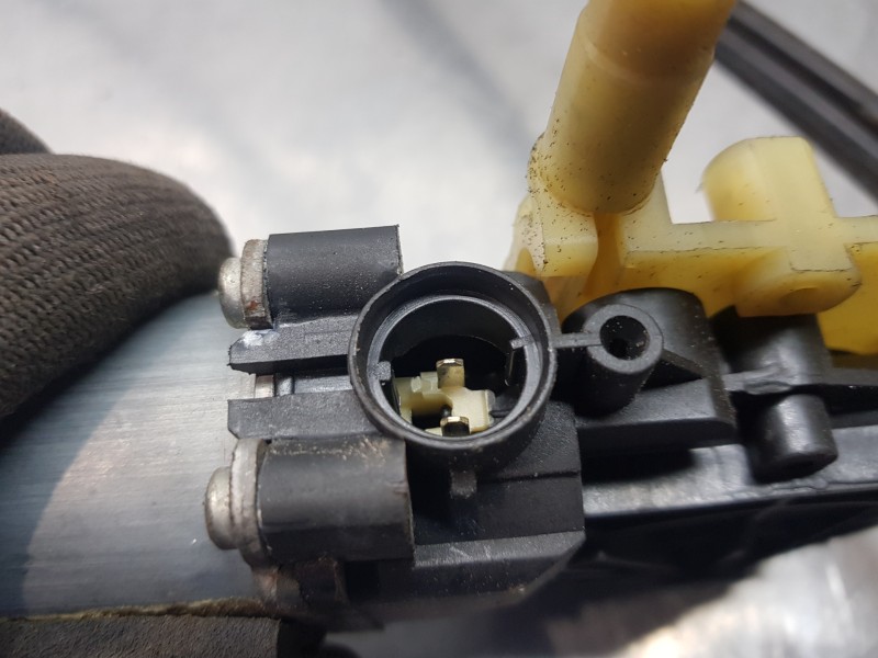 Recambio de elevalunas delantero derecho para renault megane ii berlina 3p emotion referencia OEM IAM 8200076022  