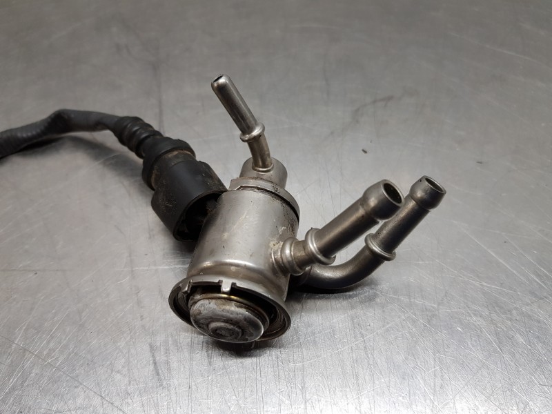 Recambio de inyector para renault megane iv berlina 5p equilibre referencia OEM IAM 208994525R  