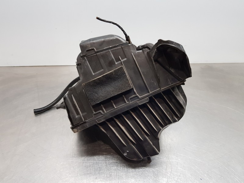 Recambio de filtro aire para renault megane iv berlina 5p equilibre referencia OEM IAM 165007121R  