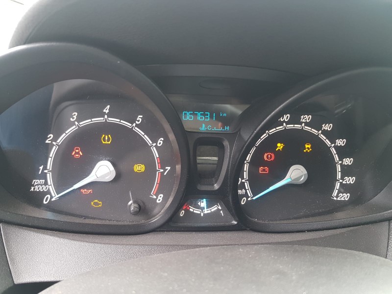 ford transit courier del año 2015