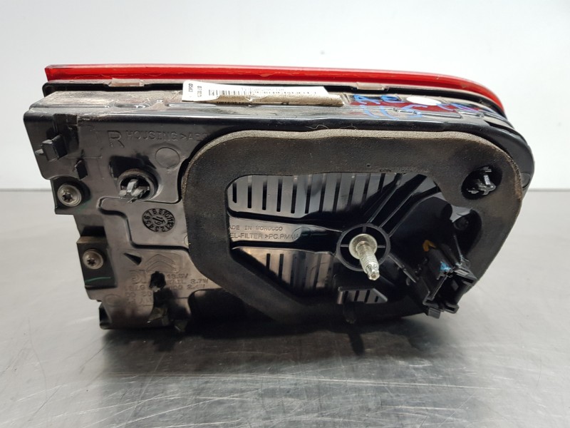 Recambio de piloto trasero derecho interior para citroen c4 cactus shine referencia OEM IAM 9821352180  