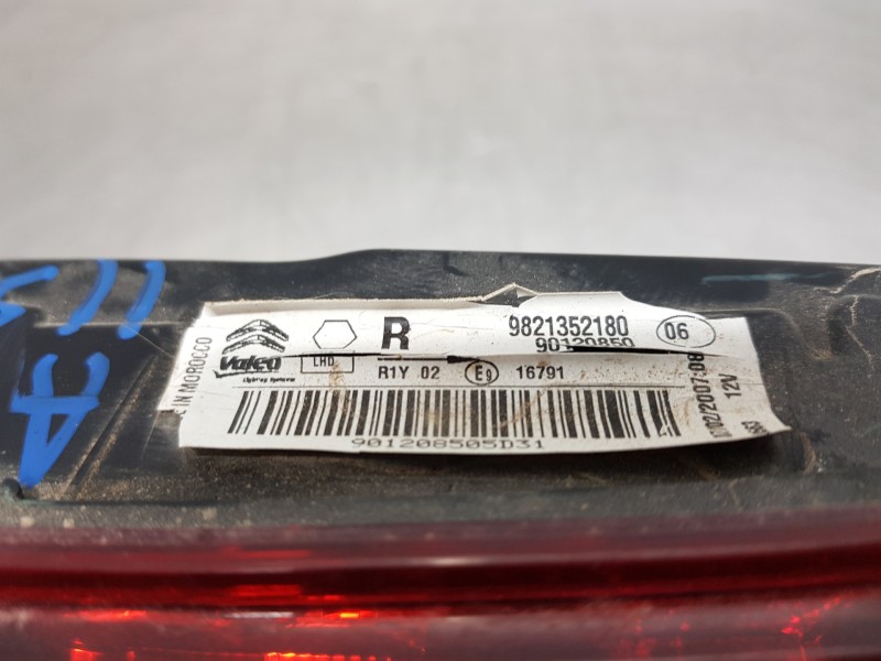 Recambio de piloto trasero derecho interior para citroen c4 cactus shine referencia OEM IAM 9821352180  