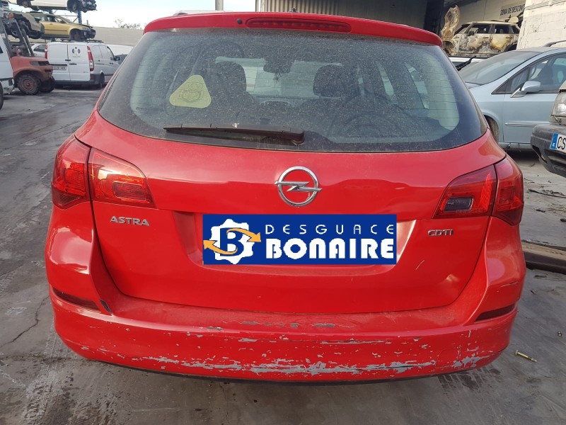 opel astra j sports tourer del año 2011