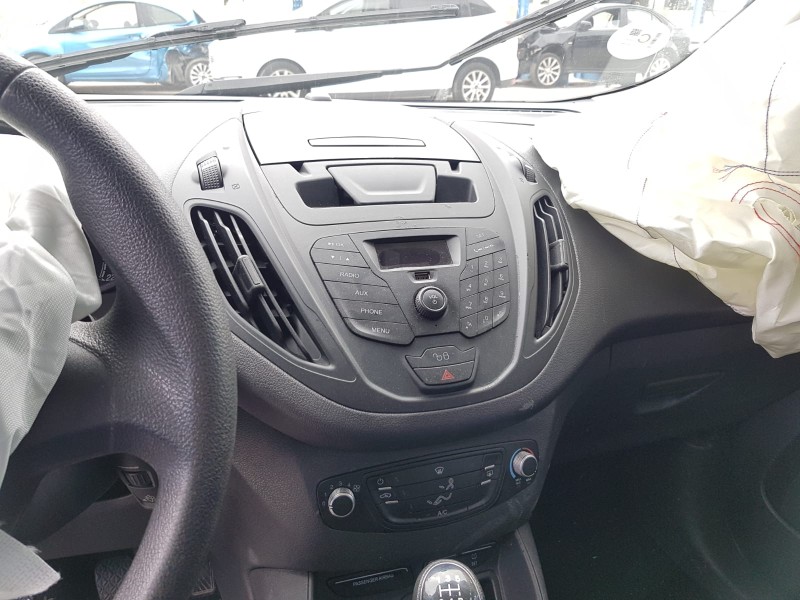 ford transit courier del año 2015