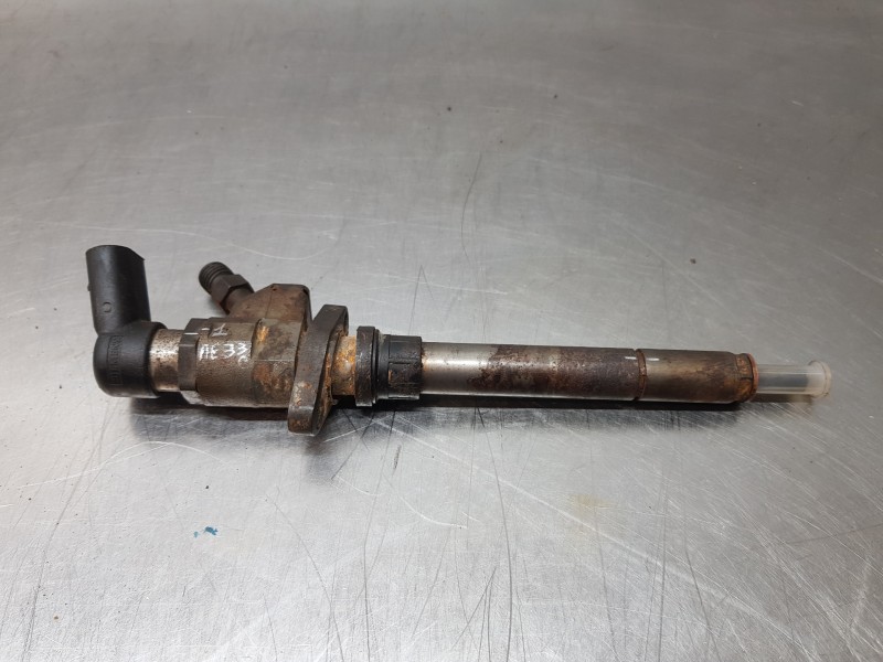 Recambio de inyector para citroen c5 berlina excusive referencia OEM IAM 9660334880  