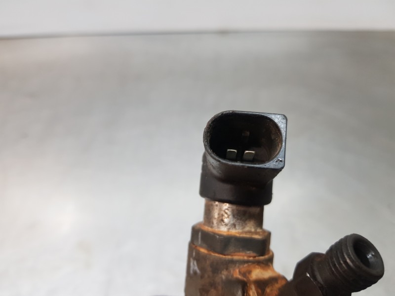 Recambio de inyector para citroen c5 berlina excusive referencia OEM IAM 9660334880  