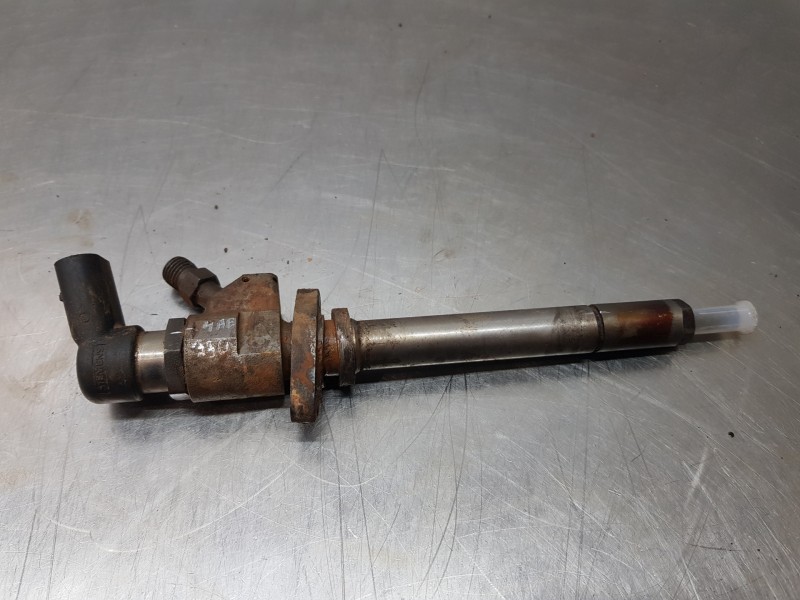 Recambio de inyector para citroen c5 berlina excusive referencia OEM IAM 9660334880  