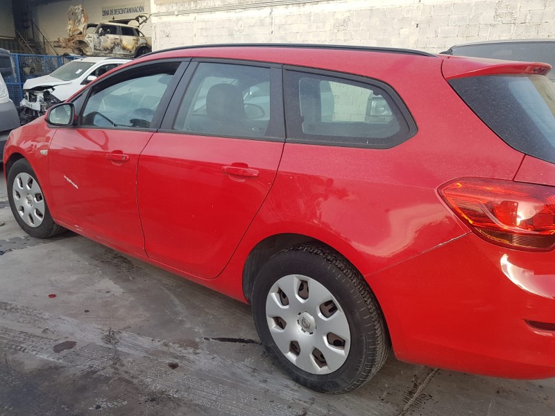 opel astra j sports tourer del año 2011