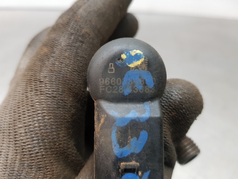 Recambio de inyector para citroen c5 berlina excusive referencia OEM IAM 9660334880  