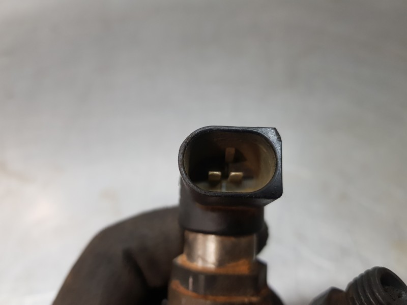 Recambio de inyector para citroen c5 berlina excusive referencia OEM IAM 9660334880  