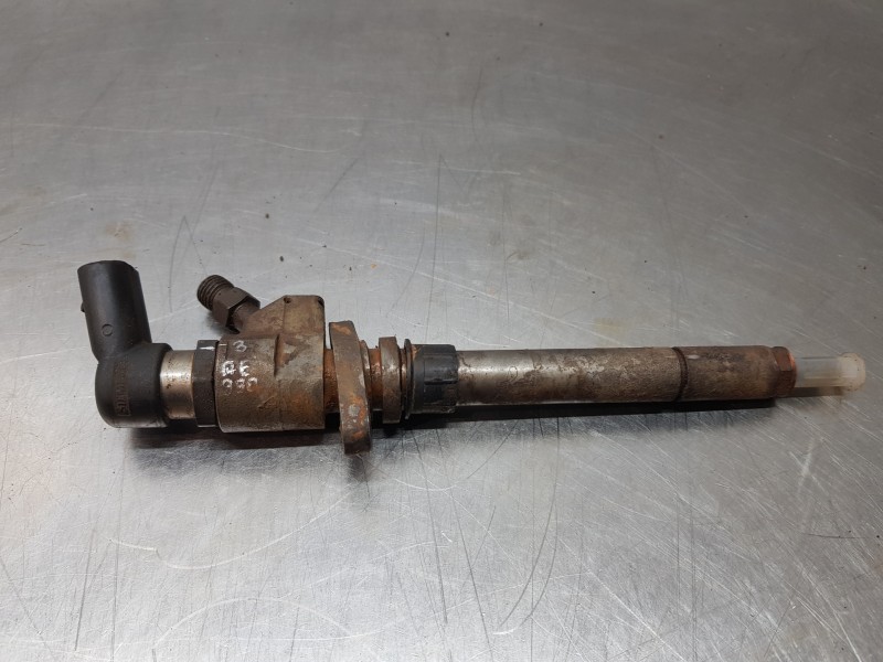 Recambio de inyector para citroen c5 berlina excusive referencia OEM IAM 9660334880  