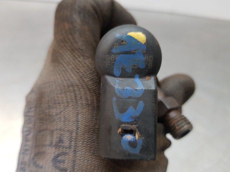 Recambio de inyector para citroen c5 berlina excusive referencia OEM IAM 9660334880  