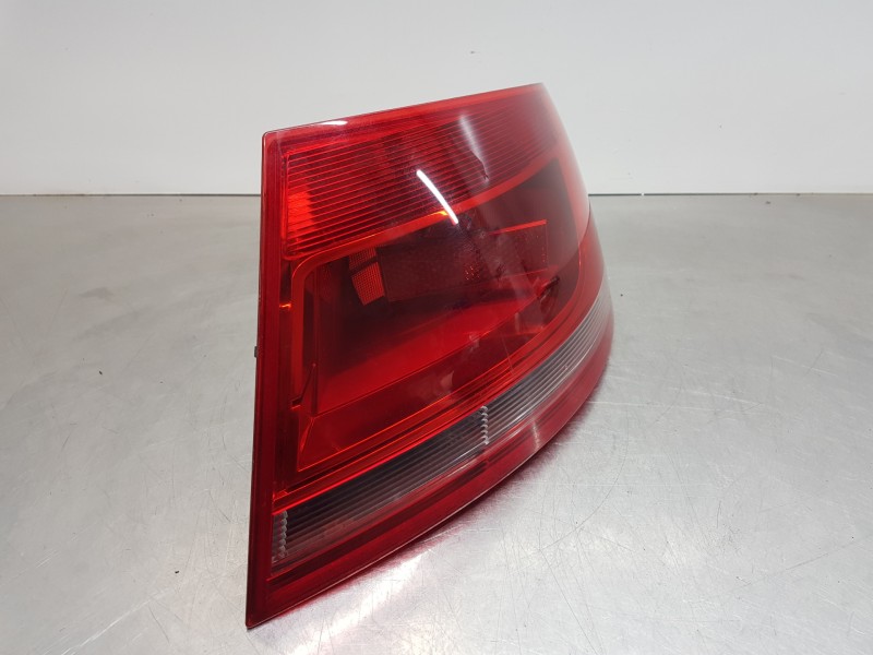 Recambio de piloto trasero derecho para audi a4 cabrio (8h) s line referencia OEM IAM 8H0945096C  