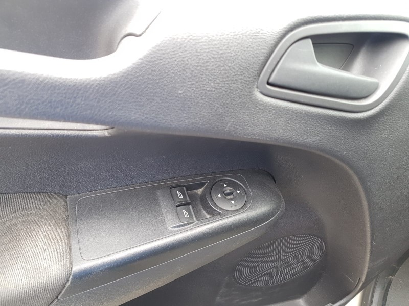 ford transit courier del año 2015