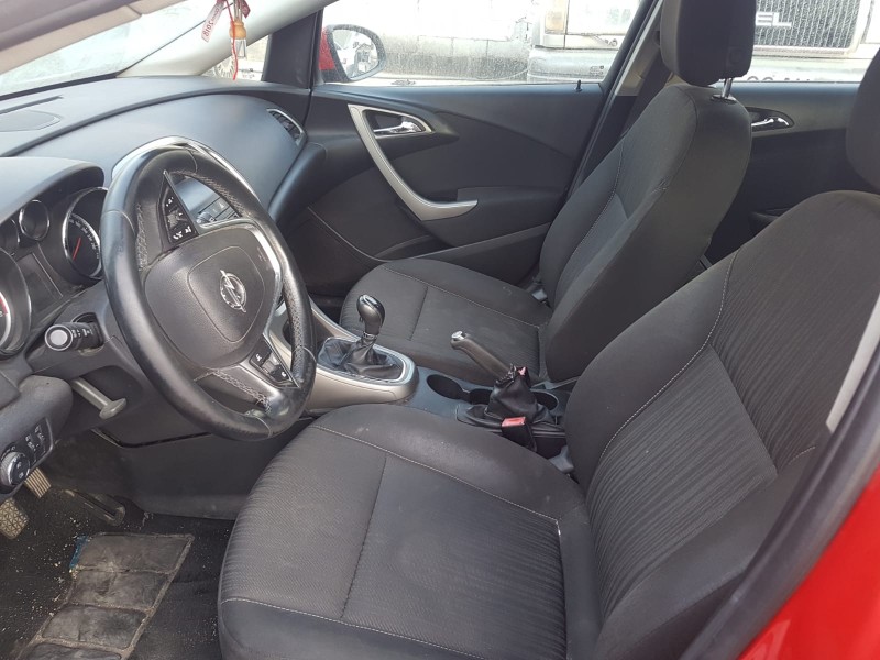 opel astra j sports tourer del año 2011