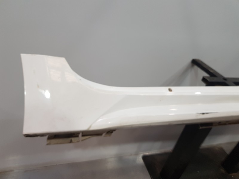 Recambio de faldon lateral para toyota corolla touring sports (e21) hybrid referencia OEM IAM 7585102903  