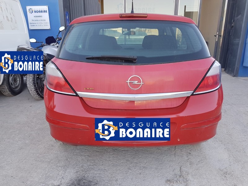 opel astra h berlina del año 2005