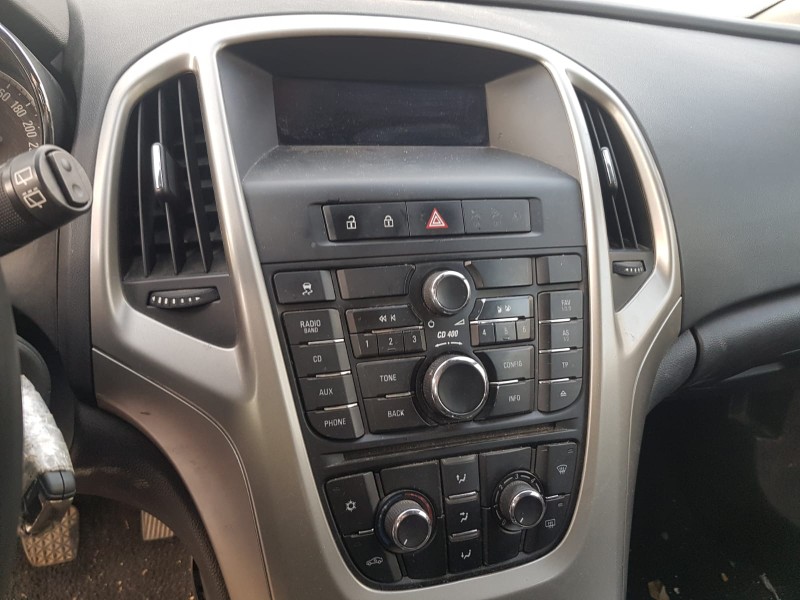 opel astra j sports tourer del año 2011