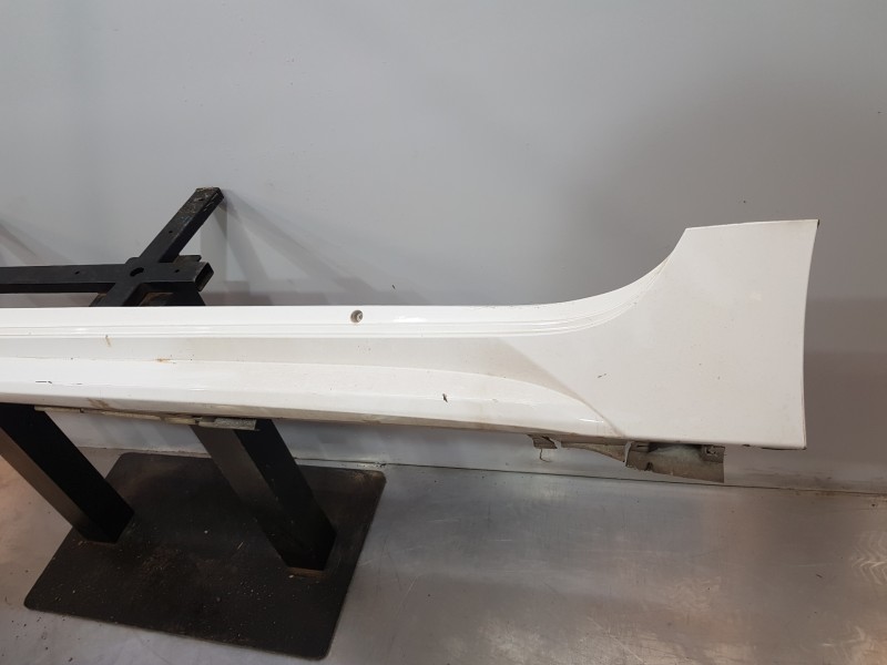 Recambio de faldon lateral para toyota corolla touring sports (e21) hybrid referencia OEM IAM 7585202902  