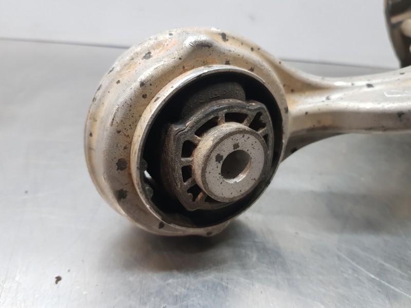 Recambio de mangueta delantera derecha para mercedes clase c (w206) 220 d referencia OEM IAM A2363320200  