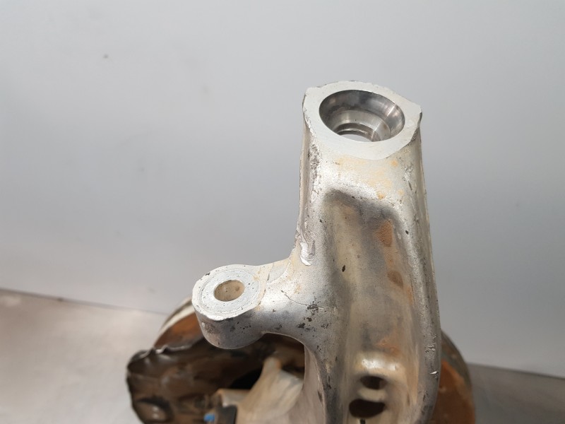 Recambio de mangueta delantera derecha para mercedes clase c (w206) 220 d referencia OEM IAM A2363320200  