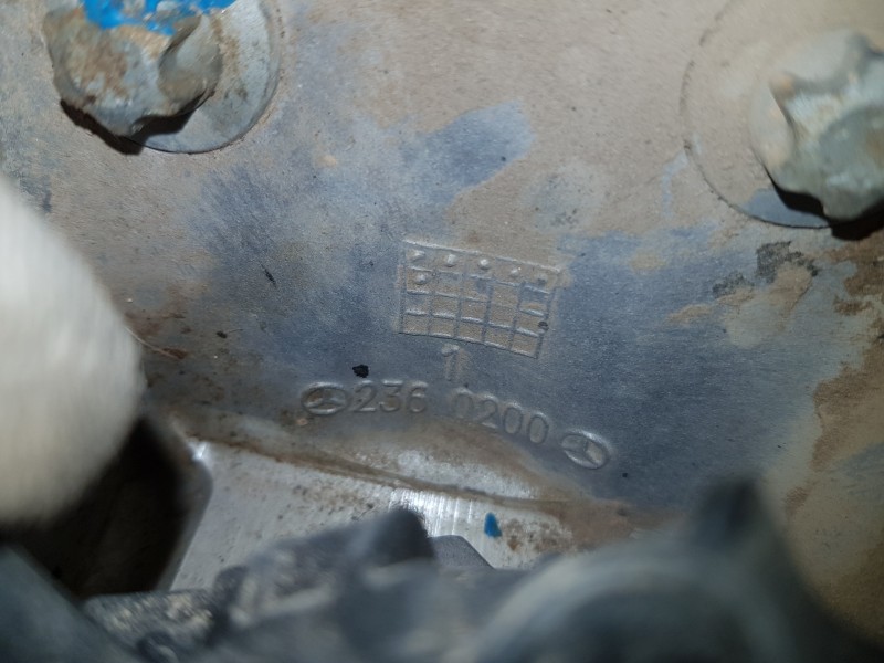 Recambio de mangueta delantera derecha para mercedes clase c (w206) 220 d referencia OEM IAM A2363320200  