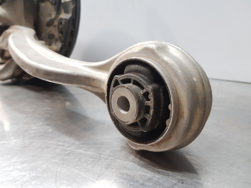 Recambio de mangueta delantera izquierda para mercedes clase c (w206) 220 d referencia OEM IAM A2363320100  