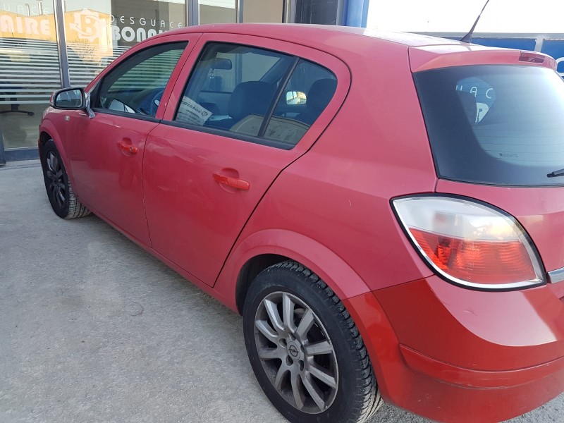 opel astra h berlina del año 2005