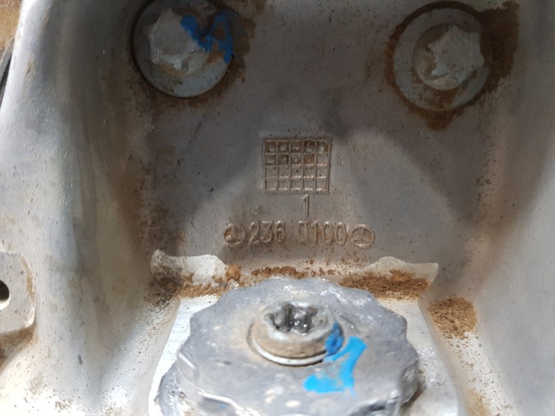 Recambio de mangueta delantera izquierda para mercedes clase c (w206) 220 d referencia OEM IAM A2363320100  