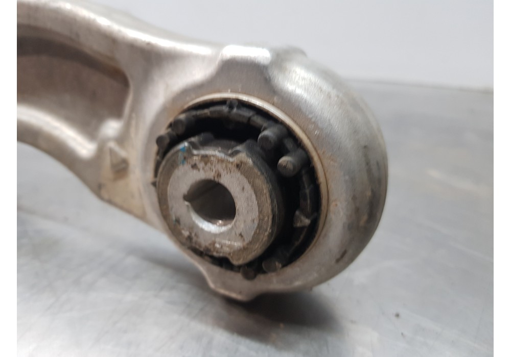 Recambio de brazo suspension inferior delantero izquierdo para mercedes clase c (w206) 220 d referencia OEM IAM A2363301300  