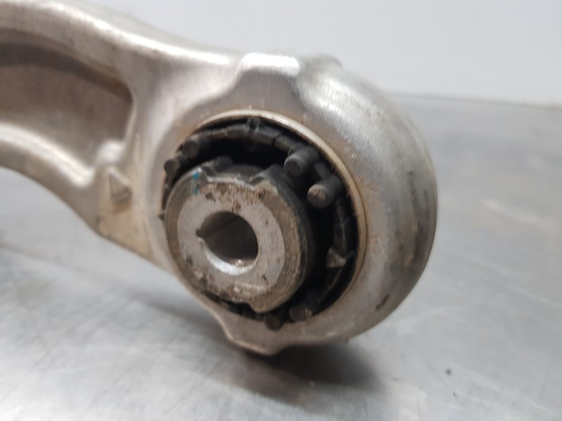 Recambio de brazo suspension inferior delantero izquierdo para mercedes clase c (w206) 220 d referencia OEM IAM A2363301300  