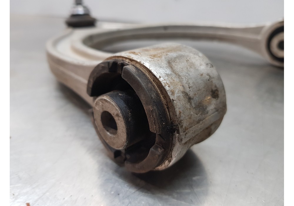 Recambio de brazo suspension superior delantero derecho para mercedes clase c (w206) 220 d referencia OEM IAM A2363300400  