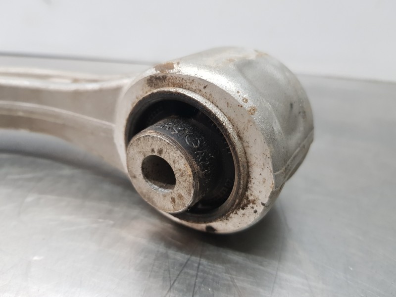 Recambio de brazo suspension superior delantero derecho para mercedes clase c (w206) 220 d referencia OEM IAM A2363300400  