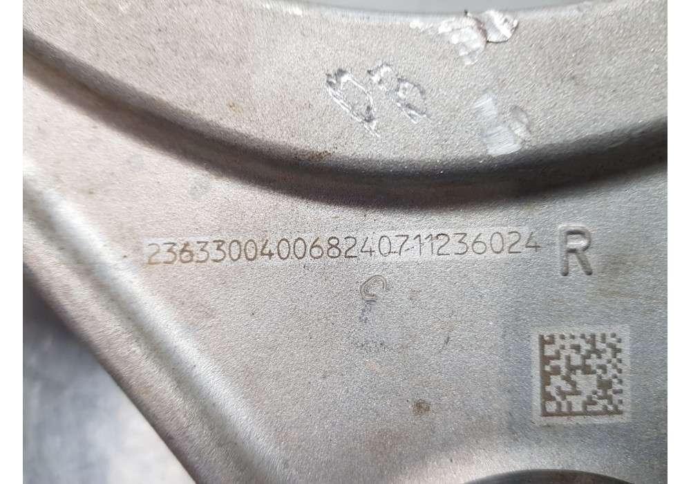 Recambio de brazo suspension superior delantero derecho para mercedes clase c (w206) 220 d referencia OEM IAM A2363300400  