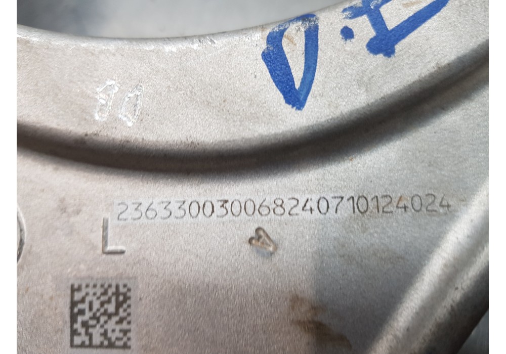 Recambio de brazo suspension superior delantero izquierdo para mercedes clase c (w206) 220 d referencia OEM IAM A2363300300  