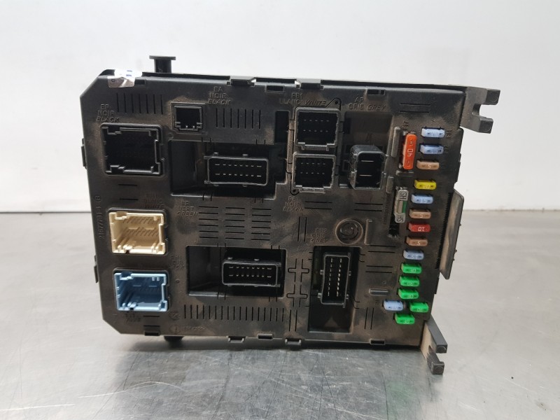 Recambio de caja reles / fusibles para peugeot 407 st sport referencia OEM IAM 9663510580  