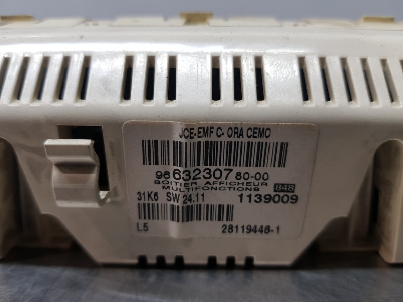 Recambio de pantalla multifuncion para peugeot 407 st sport referencia OEM IAM 9663230780  