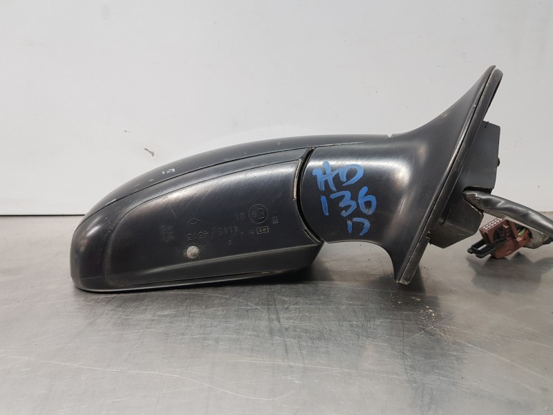 Recambio de retrovisor derecho para peugeot 407 st sport referencia OEM IAM 96457004XT  