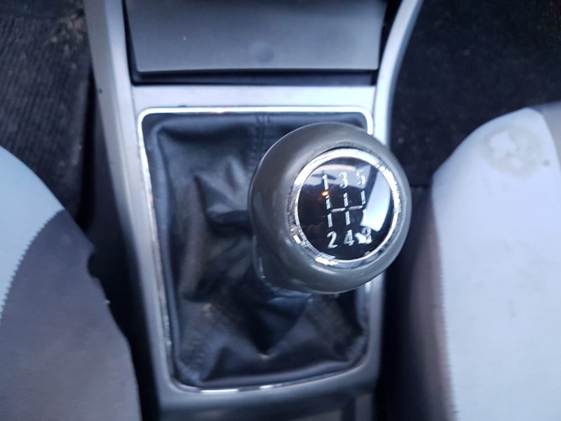 opel astra h berlina del año 2005