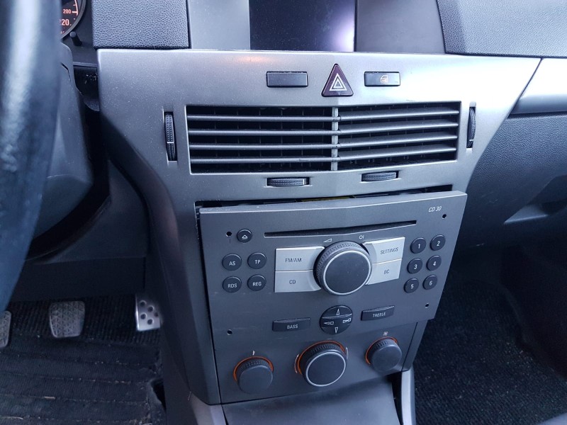 opel astra h berlina del año 2005