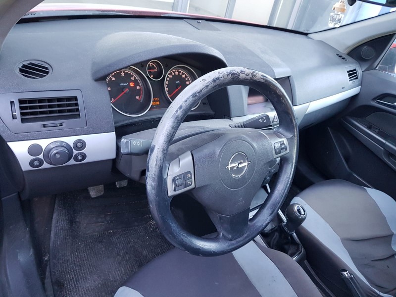 opel astra h berlina del año 2005