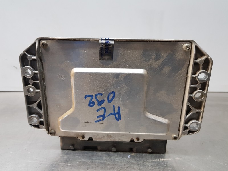 Recambio de centralita motor uce para renault megane ii berlina 3p emotion referencia OEM IAM 8200509963  